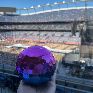 Taylor Swift The Eras Tour Mirrorball Drink Cup comes with a straw